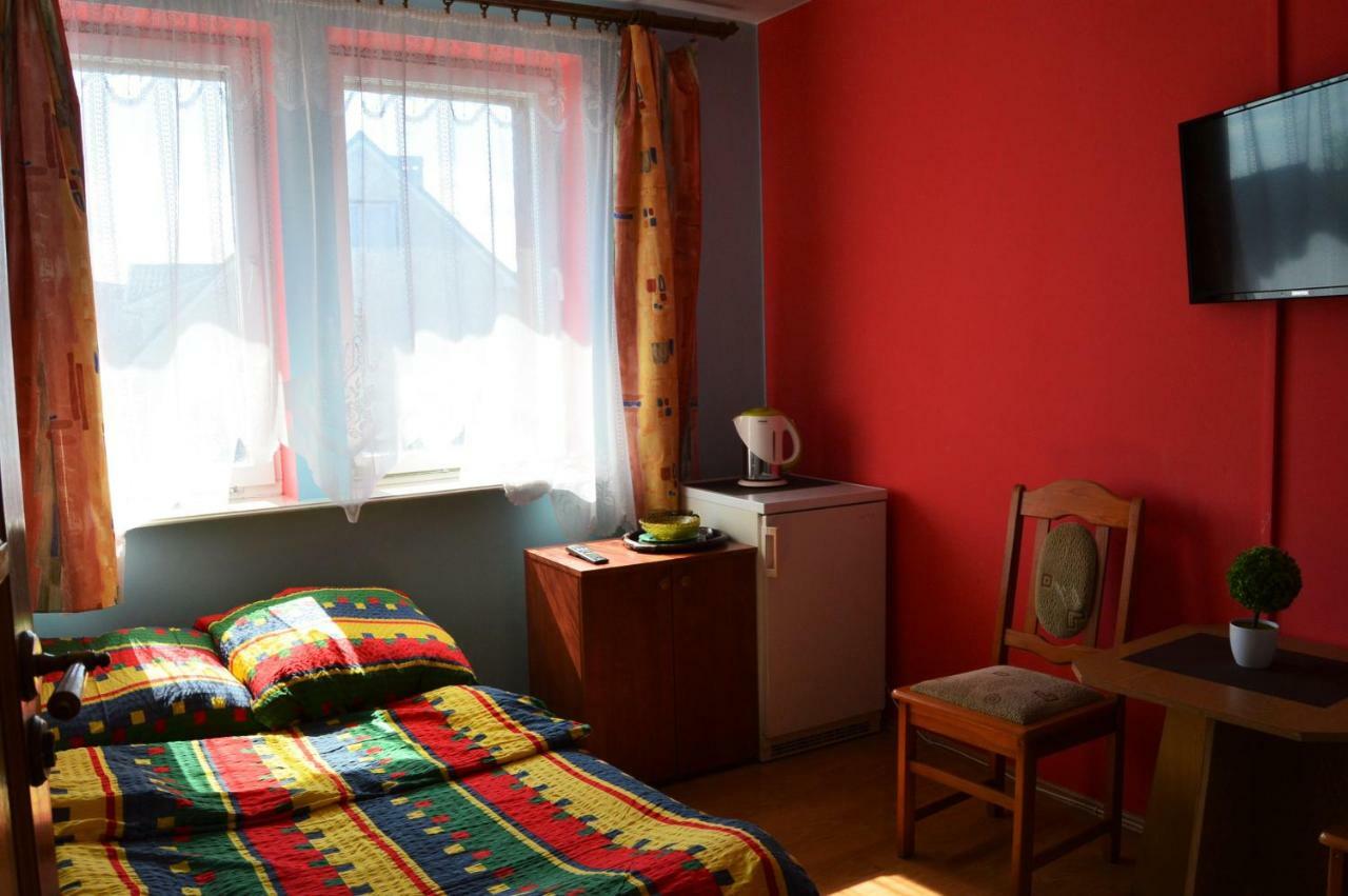 Pokoje Goscinne U Laury Rewal Exteriör bild