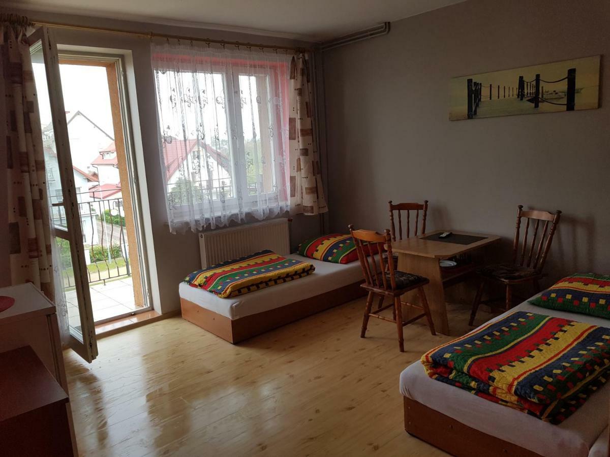 Pokoje Goscinne U Laury Rewal Exteriör bild
